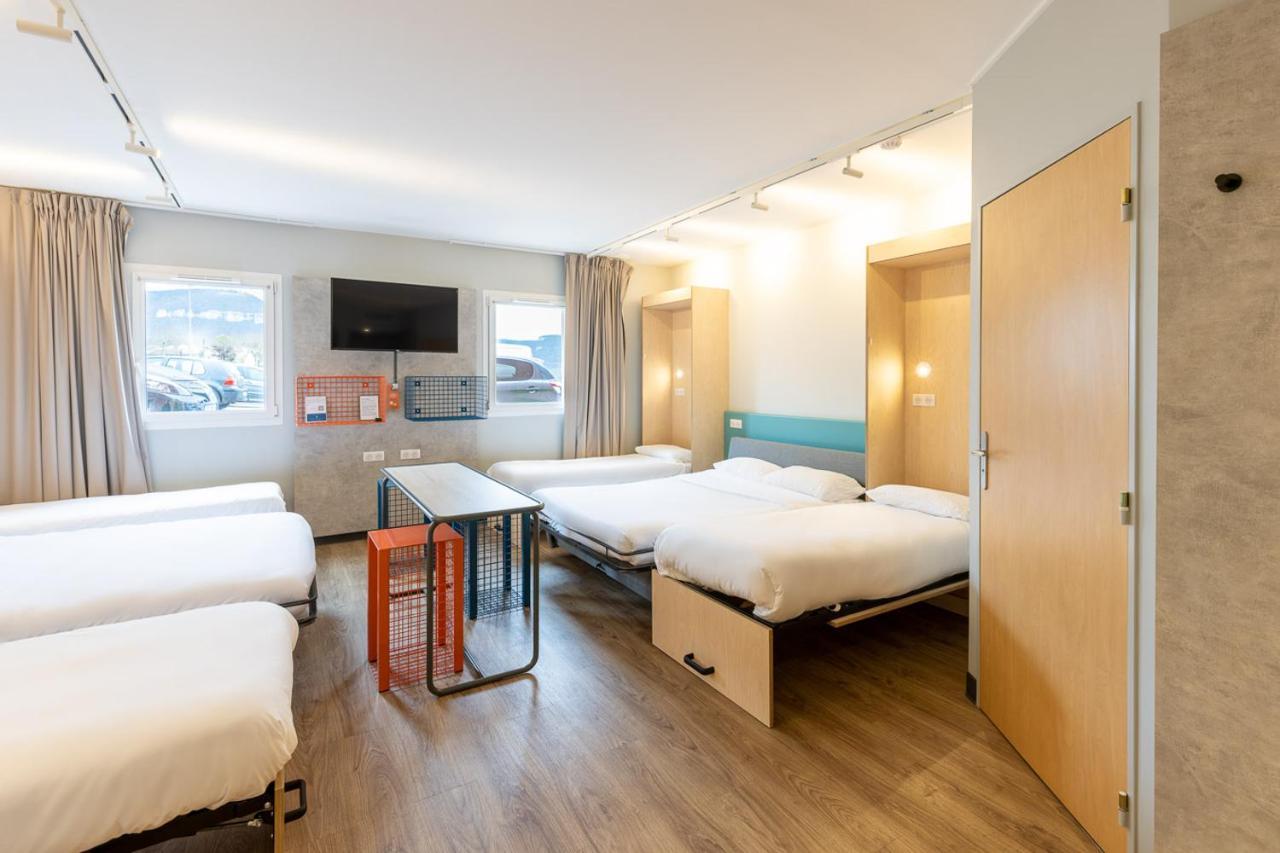 Ibis Budget Millau Viaduc Экстерьер фото